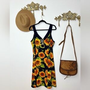 🆕🌻VACATION WEAR Sunflower Delight dress L ptp 22”